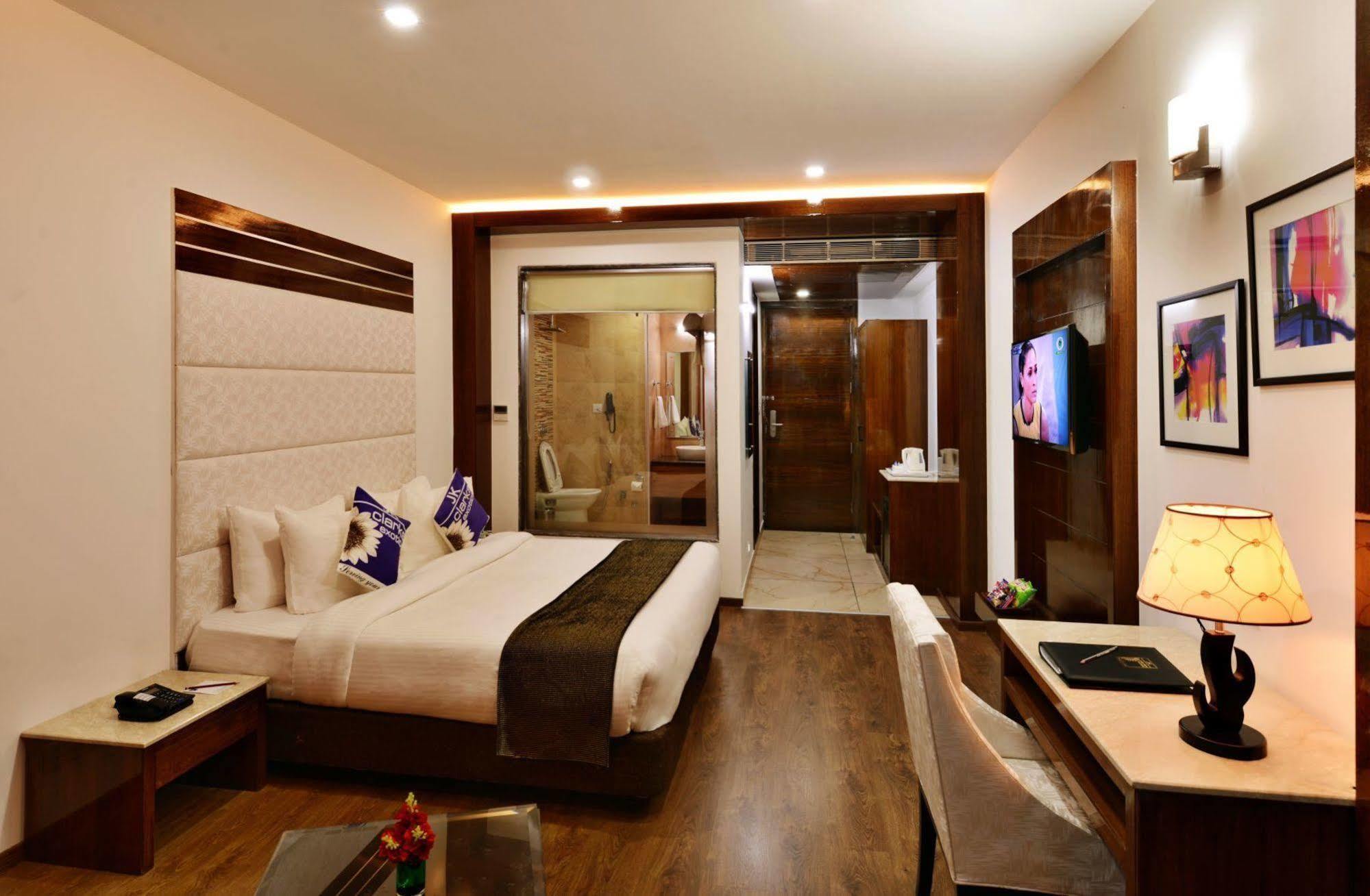 Jk Clarks Exotica Hotel Dalhousie Eksteriør billede